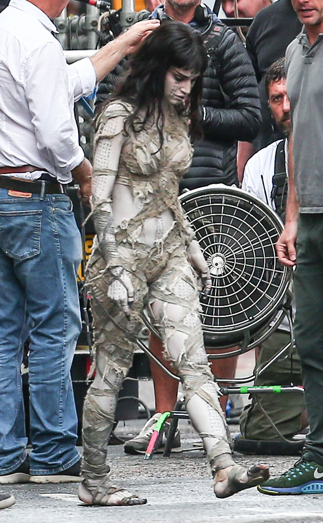 Sofia Boutella Hot Charlize Theron On Her Lesbian Sex Scene